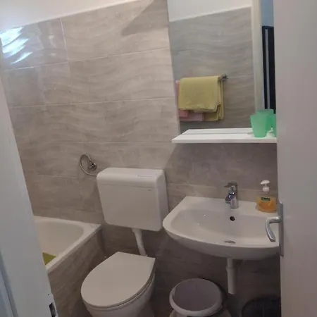 Konukevi And Hvar Vijola