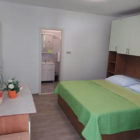 Konukevi And Hvar Vijola 3*