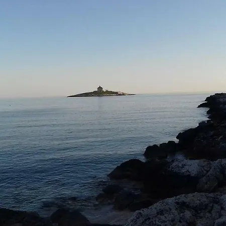 Konukevi And Hvar Vijola 3*