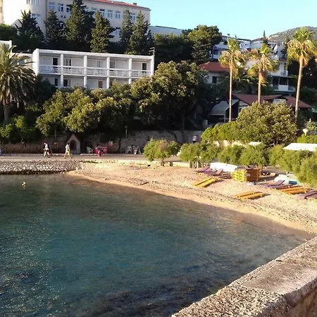 Konukevi And Hvar Vijola 3*