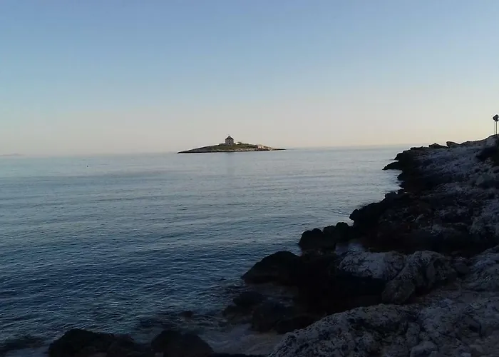 Pensionat And Hvar Vijola 3*