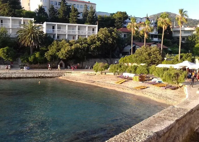 Pensionat And Hvar Vijola 3*